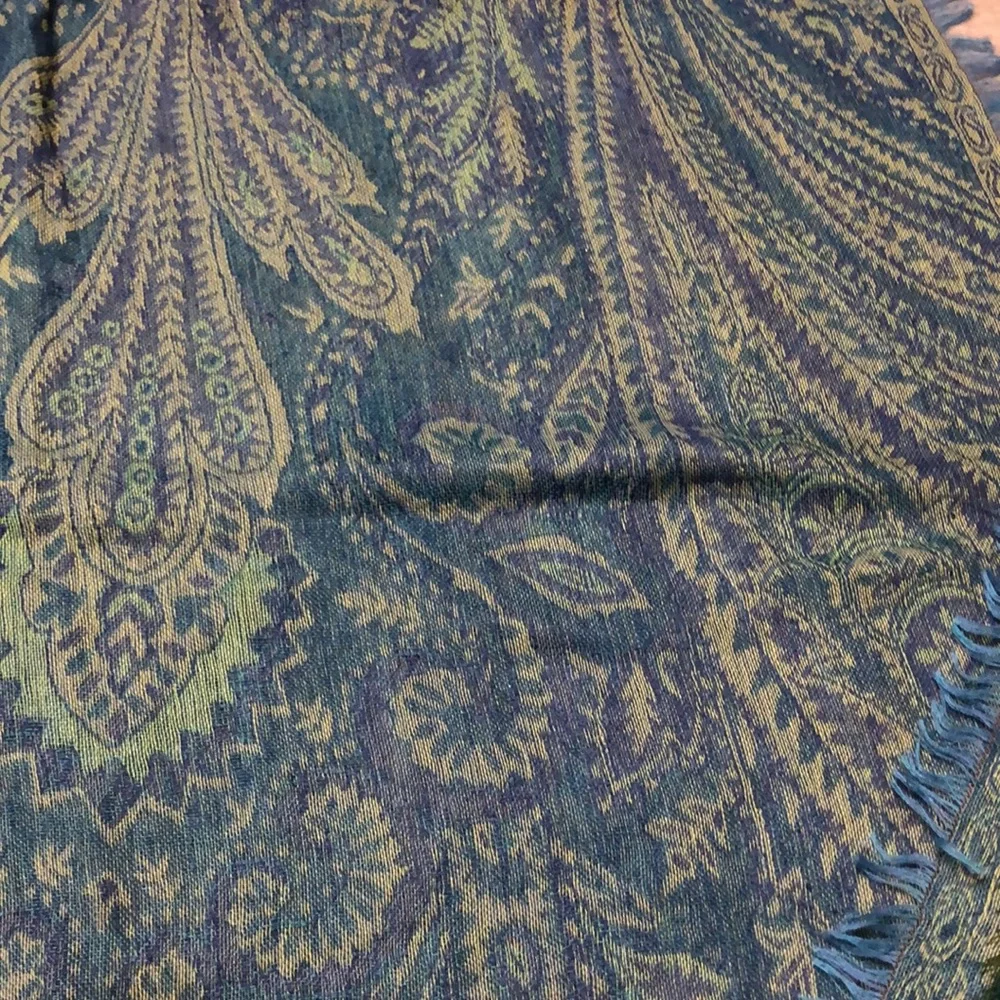 Collectioneighteen Metallic green scarf shawl